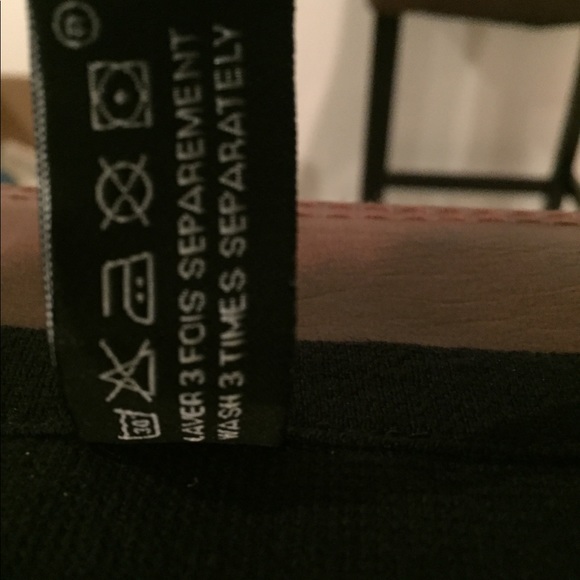 Chanel towel - Picture 5 of 6